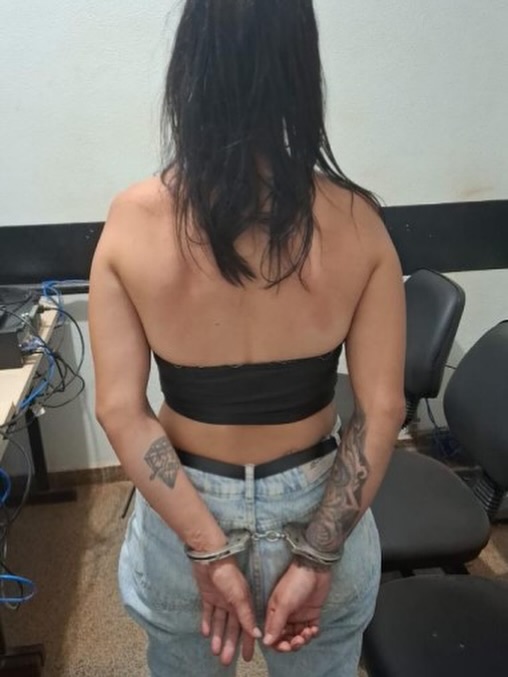 Mulher é presa após tentar matar rival com golpe de garrafa em Planaltina de Goiás